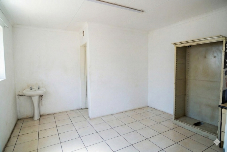 To Let commercial Property for Rent in Alrode Gauteng