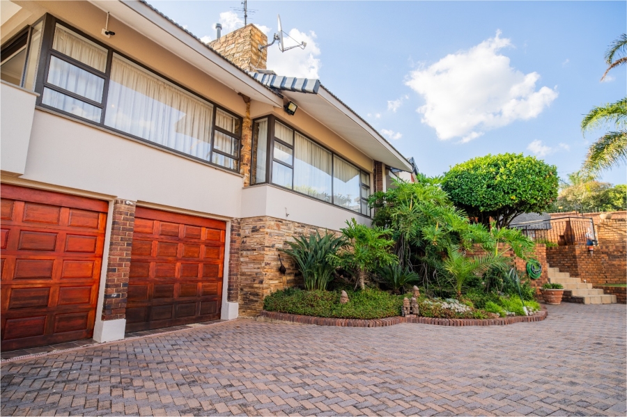 4 Bedroom Property for Sale in Linmeyer Gauteng