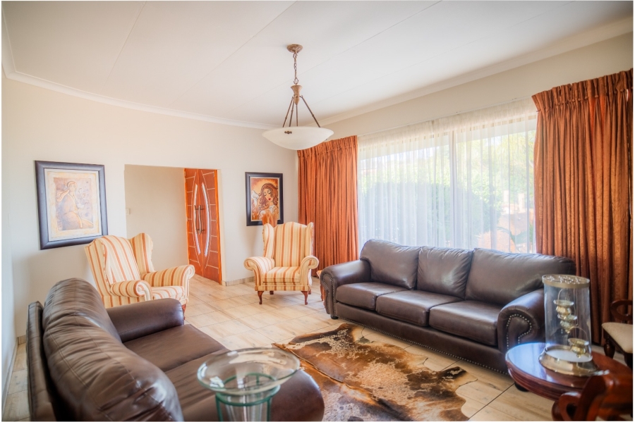 4 Bedroom Property for Sale in Linmeyer Gauteng