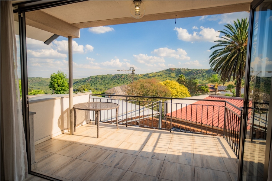 4 Bedroom Property for Sale in Linmeyer Gauteng