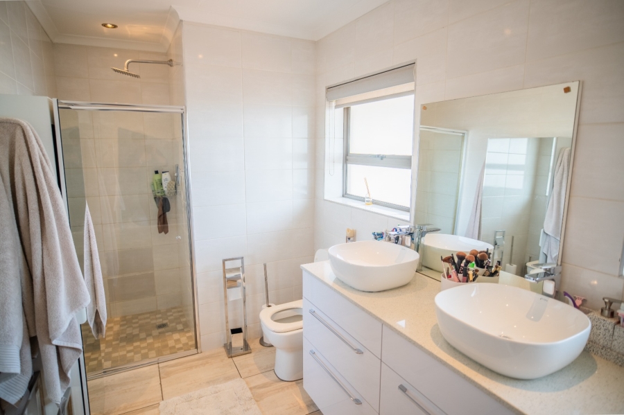 4 Bedroom Property for Sale in Linmeyer Gauteng