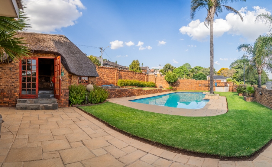4 Bedroom Property for Sale in Linmeyer Gauteng