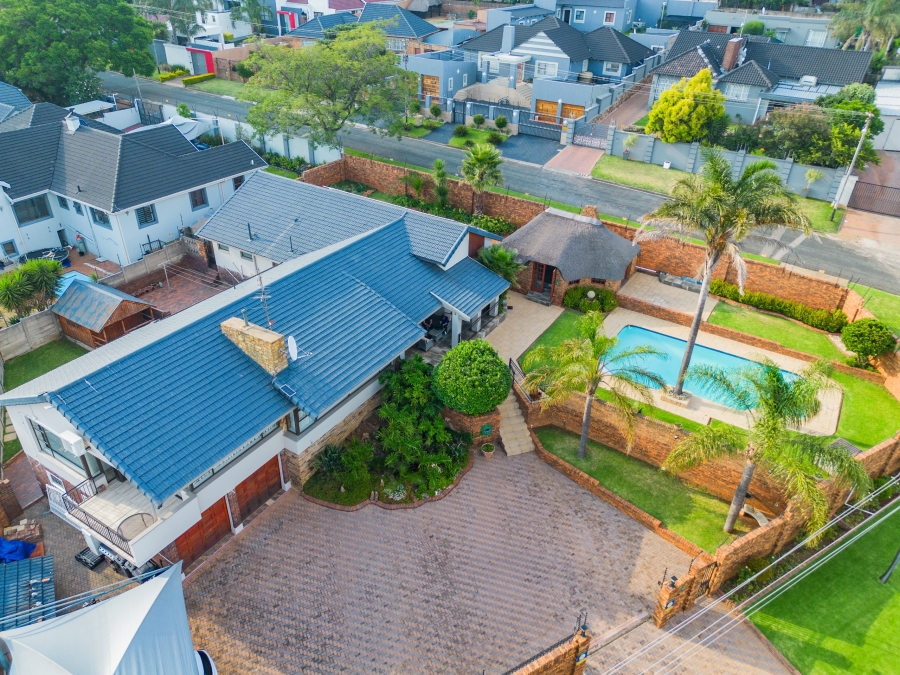 4 Bedroom Property for Sale in Linmeyer Gauteng