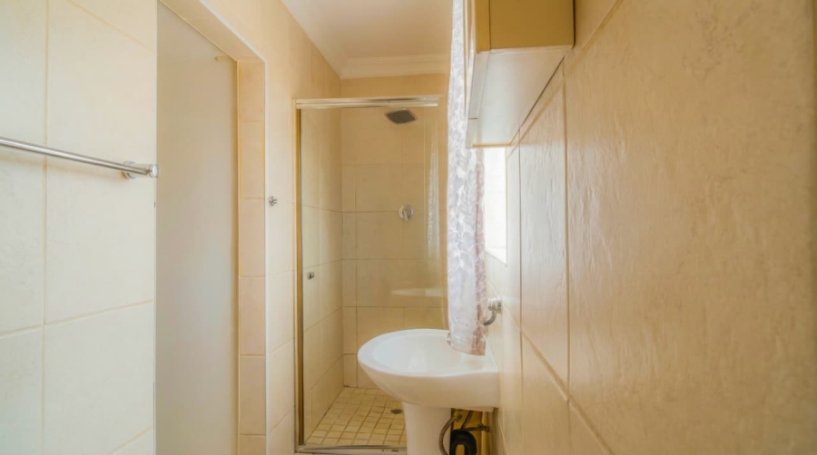 To Let 3 Bedroom Property for Rent in Lambton Gauteng