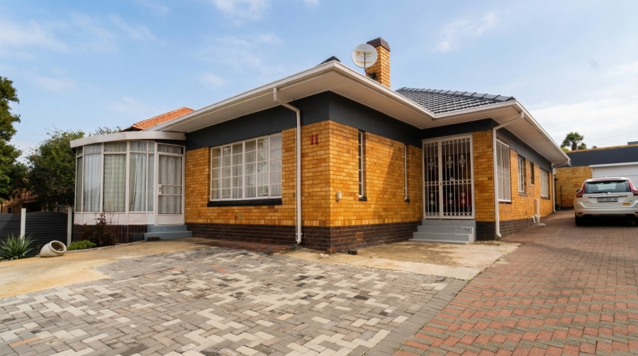 3 Bedroom Property for Sale in Linmeyer Gauteng