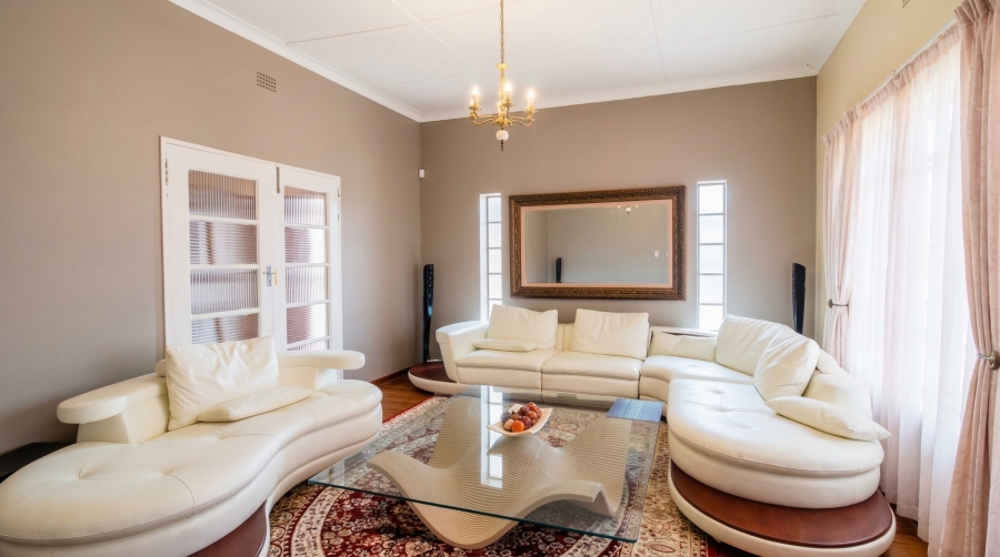 3 Bedroom Property for Sale in Linmeyer Gauteng