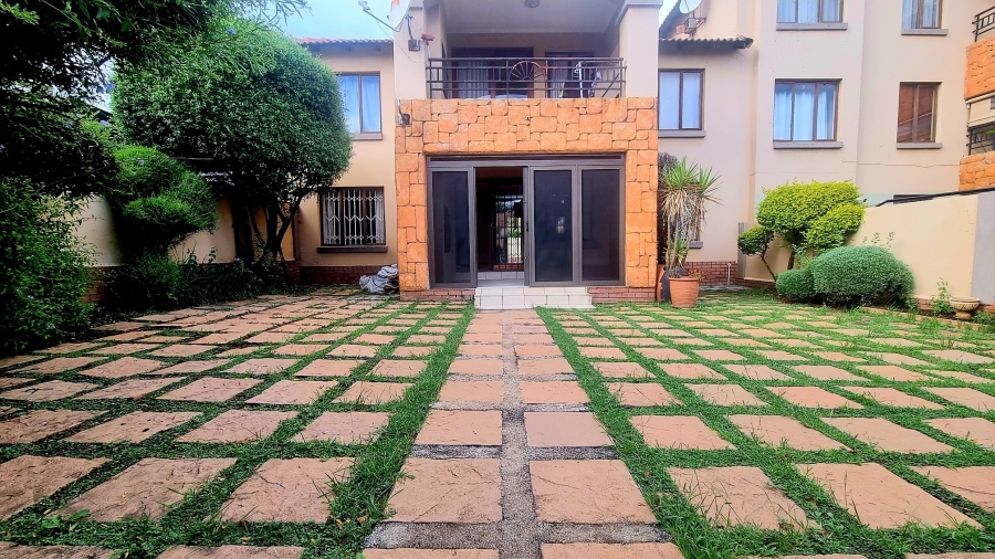 3 Bedroom Property for Sale in Halfway Gardens Gauteng