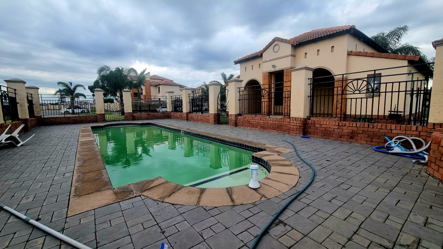 3 Bedroom Property for Sale in Halfway Gardens Gauteng
