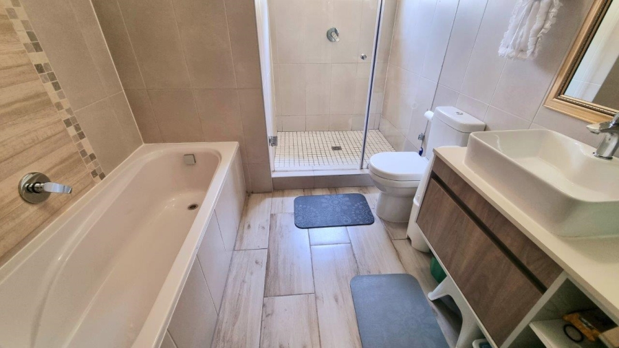 3 Bedroom Property for Sale in Carlswald Gauteng