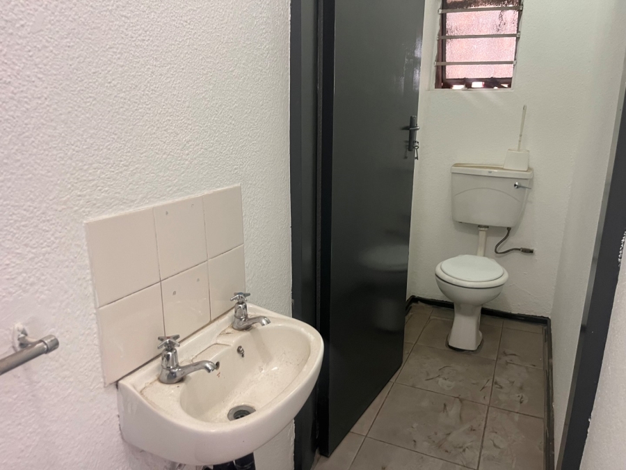 To Let commercial Property for Rent in Jet Park Gauteng