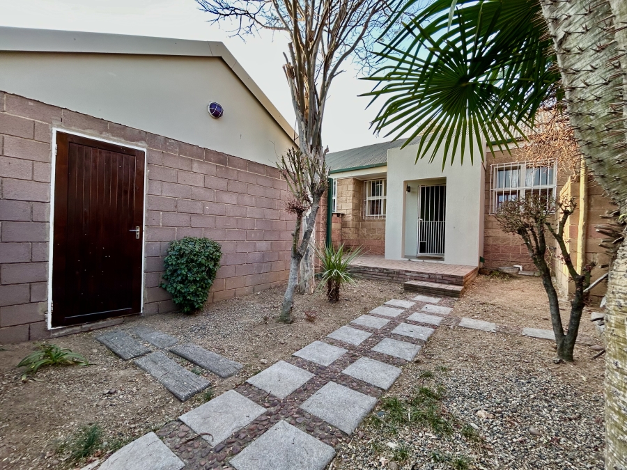 To Let 1 Bedroom Property for Rent in Vorna Valley Gauteng