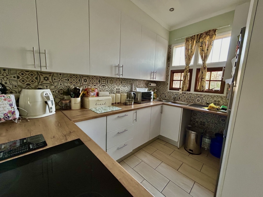 To Let 1 Bedroom Property for Rent in Vorna Valley Gauteng