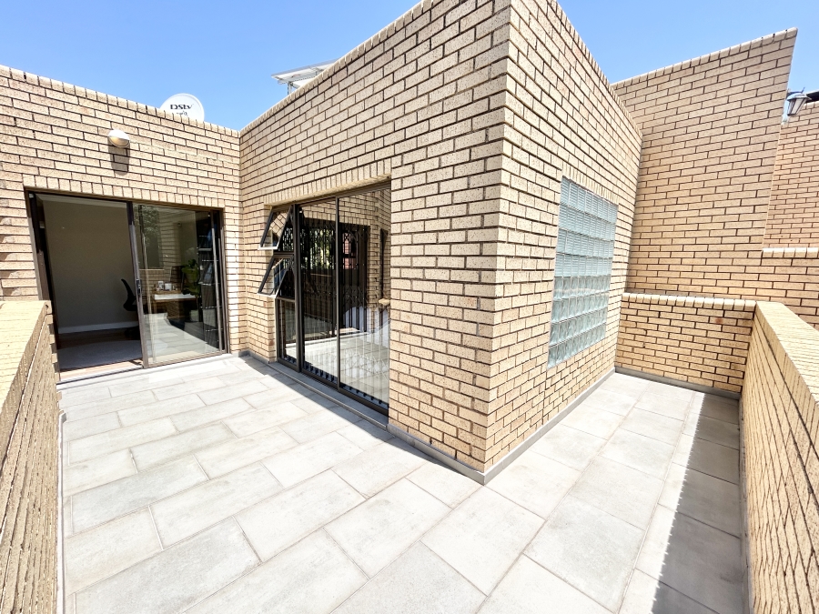 4 Bedroom Property for Sale in Halfway Gardens Gauteng