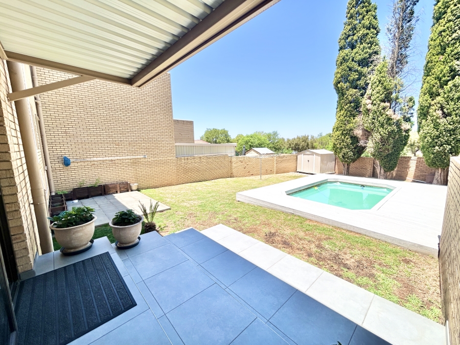 4 Bedroom Property for Sale in Halfway Gardens Gauteng