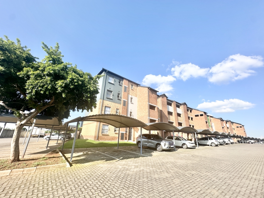 2 Bedroom Property for Sale in Heuweloord Gauteng