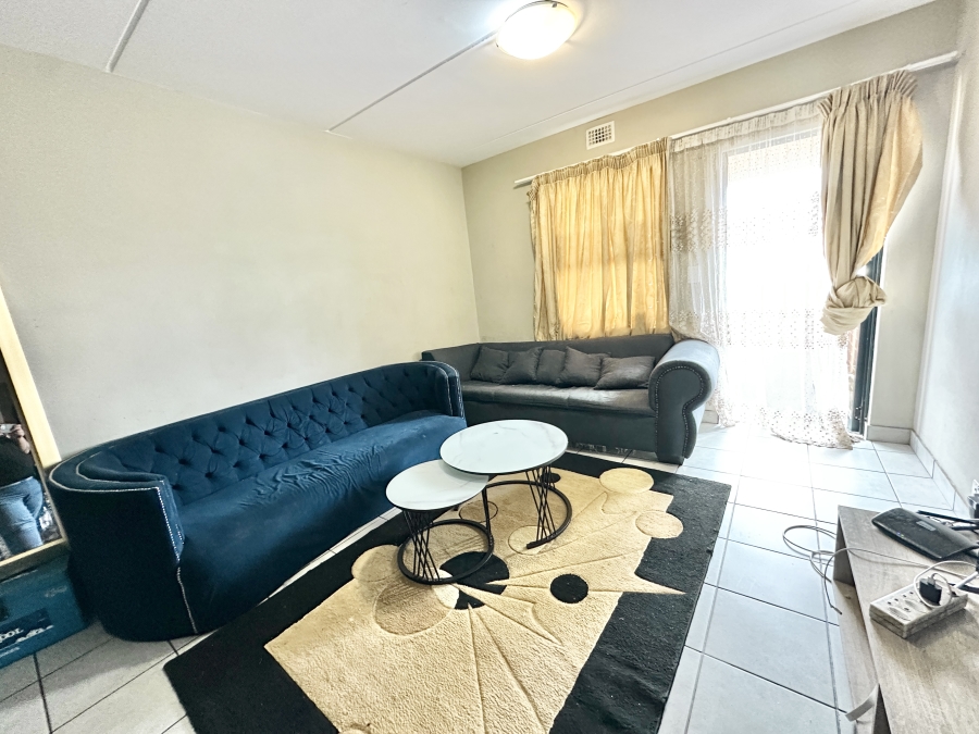2 Bedroom Property for Sale in Heuweloord Gauteng