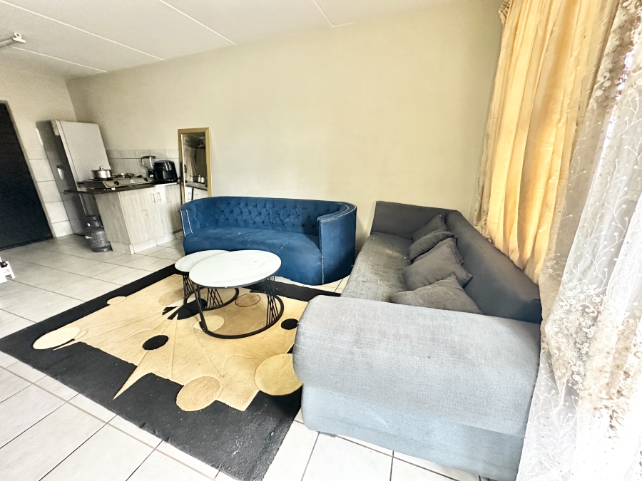 2 Bedroom Property for Sale in Heuweloord Gauteng