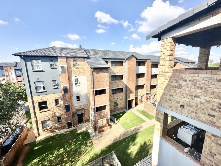 2 Bedroom Property for Sale in Heuweloord Gauteng