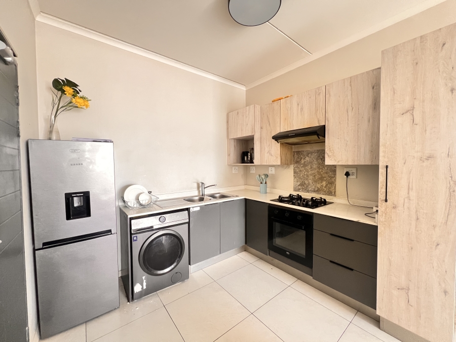 2 Bedroom Property for Sale in Erand Gardens Gauteng