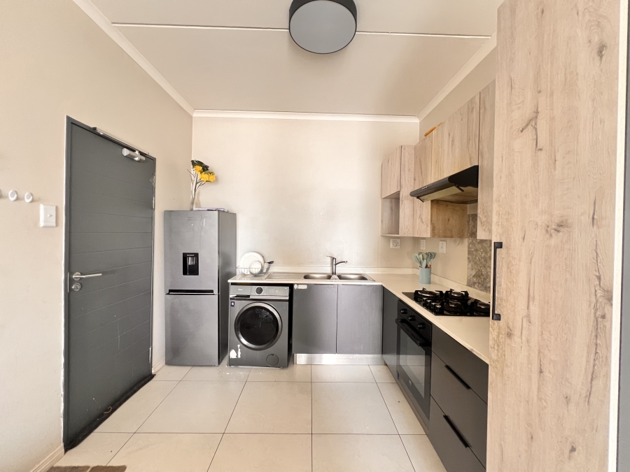 2 Bedroom Property for Sale in Erand Gardens Gauteng