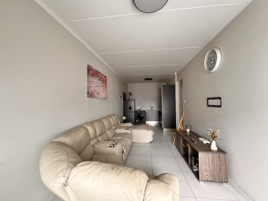 2 Bedroom Property for Sale in Erand Gardens Gauteng