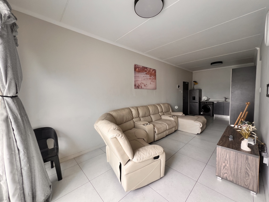 2 Bedroom Property for Sale in Erand Gardens Gauteng