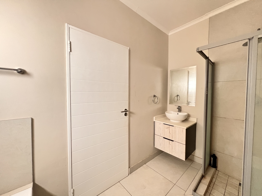 2 Bedroom Property for Sale in Erand Gardens Gauteng