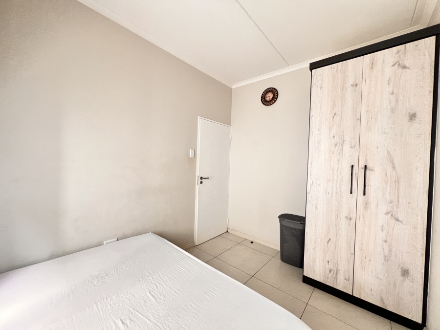 2 Bedroom Property for Sale in Erand Gardens Gauteng