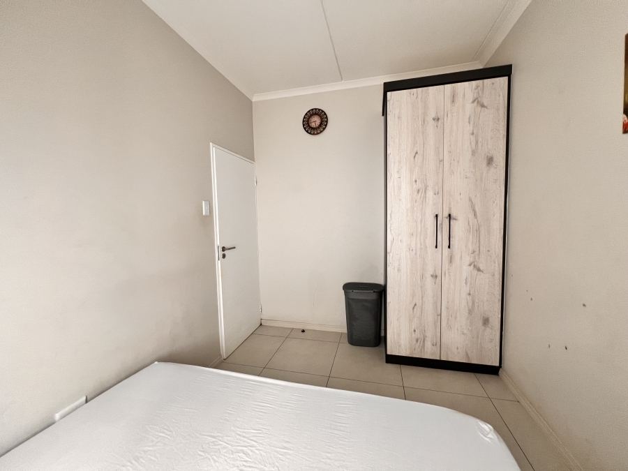 2 Bedroom Property for Sale in Erand Gardens Gauteng