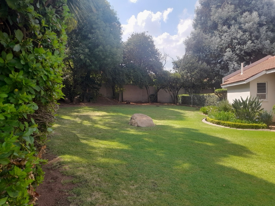 2 Bedroom Property for Sale in Magaliessig Gauteng