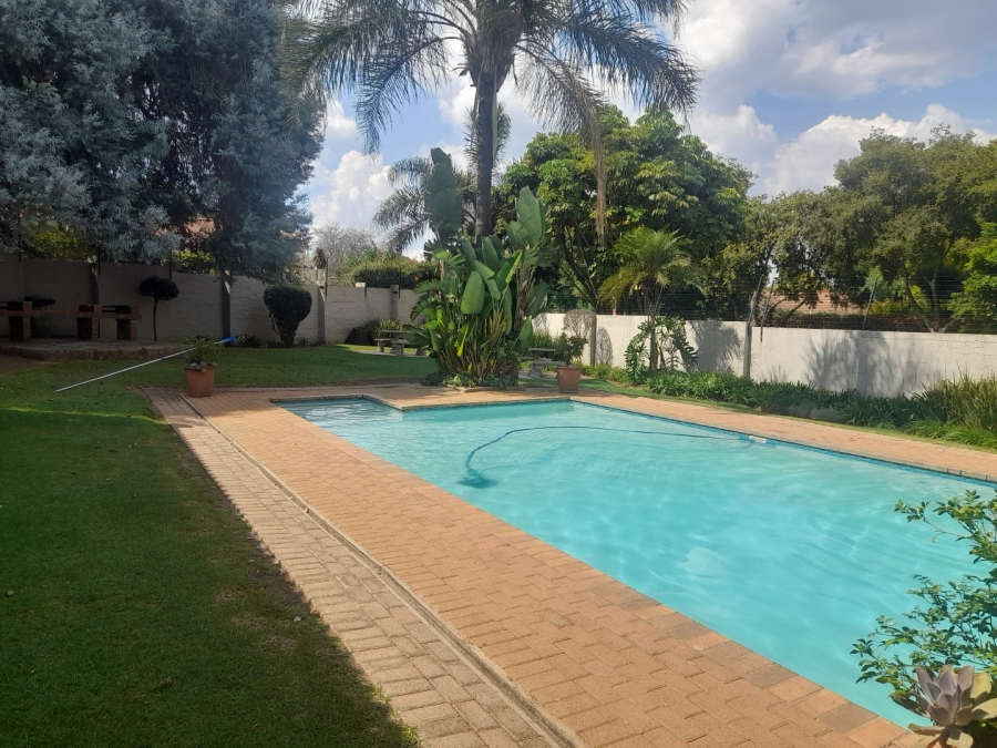 2 Bedroom Property for Sale in Magaliessig Gauteng