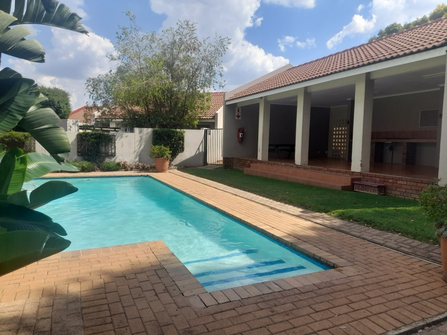 2 Bedroom Property for Sale in Magaliessig Gauteng