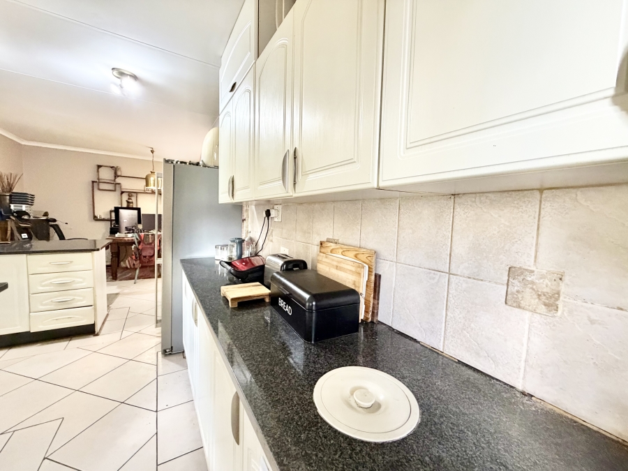 3 Bedroom Property for Sale in Halfway Gardens Gauteng