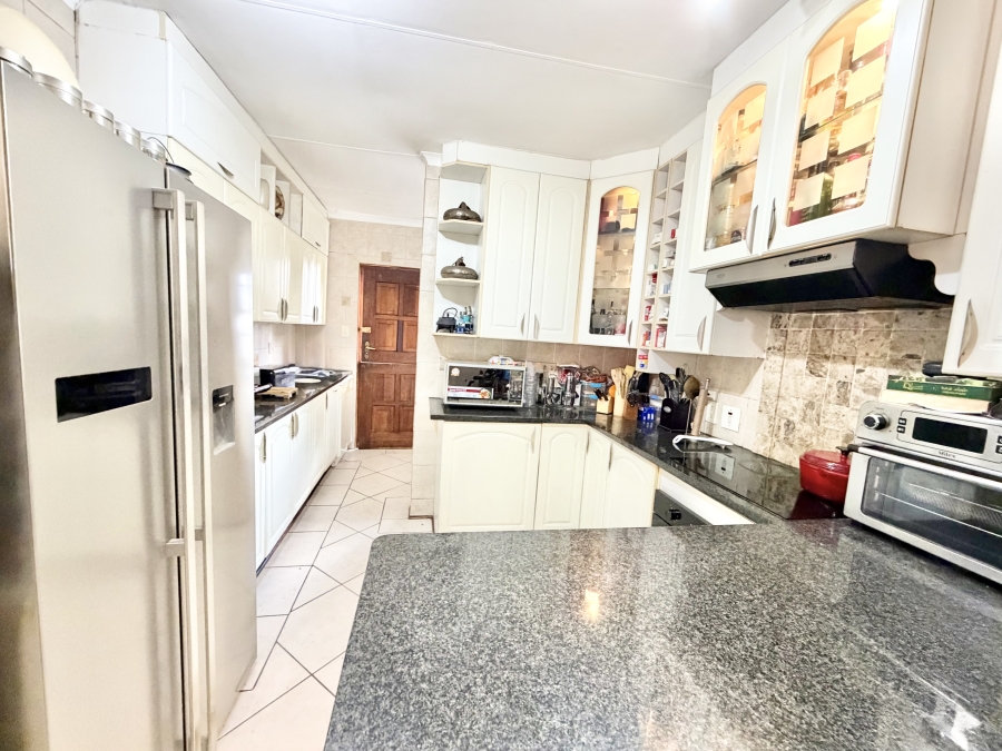 3 Bedroom Property for Sale in Halfway Gardens Gauteng