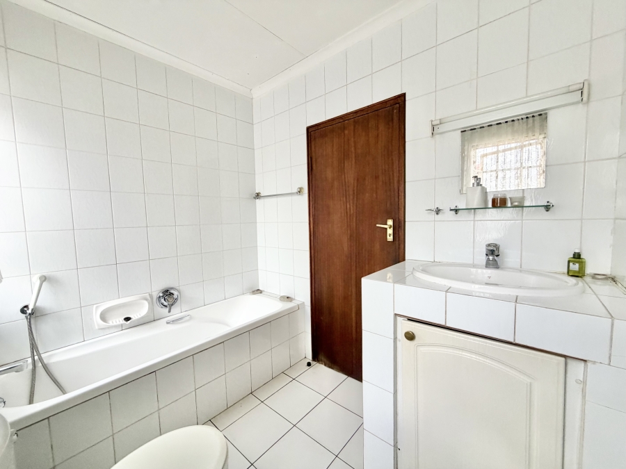 3 Bedroom Property for Sale in Halfway Gardens Gauteng