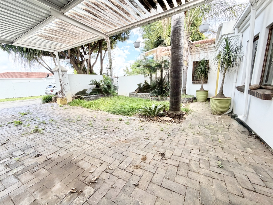 3 Bedroom Property for Sale in Halfway Gardens Gauteng