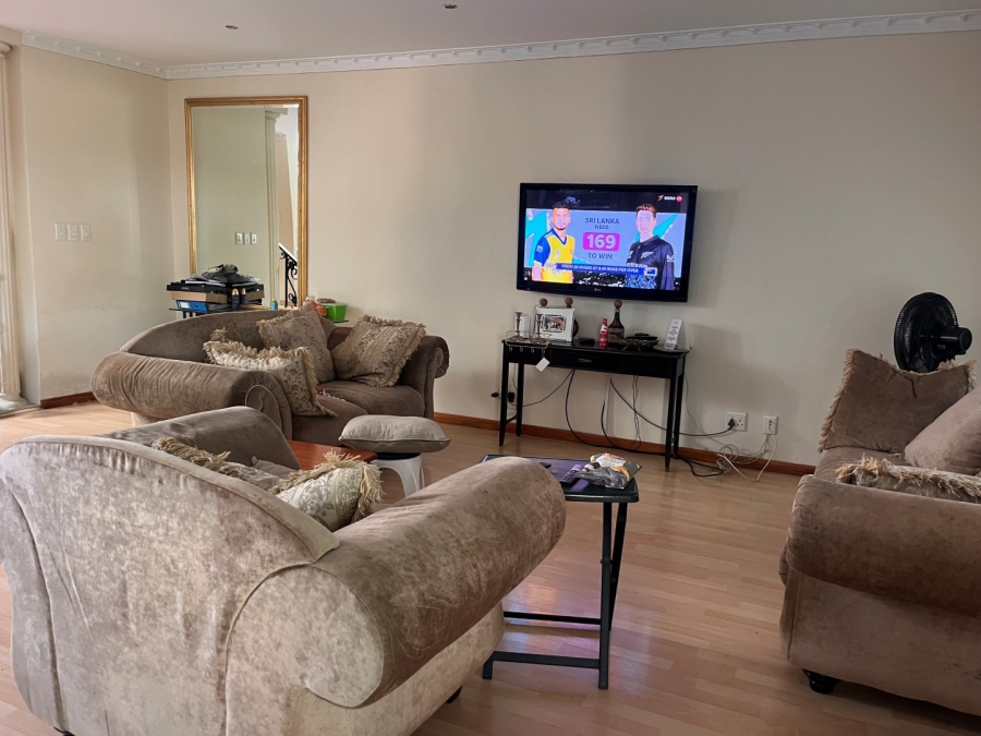 4 Bedroom Property for Sale in Glenhazel Gauteng