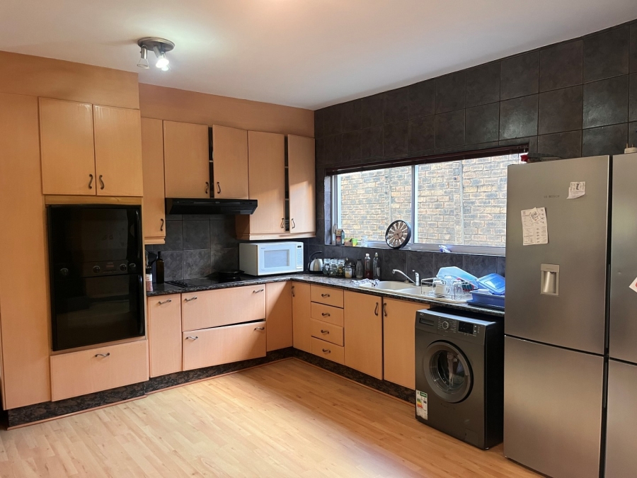 4 Bedroom Property for Sale in Glenhazel Gauteng