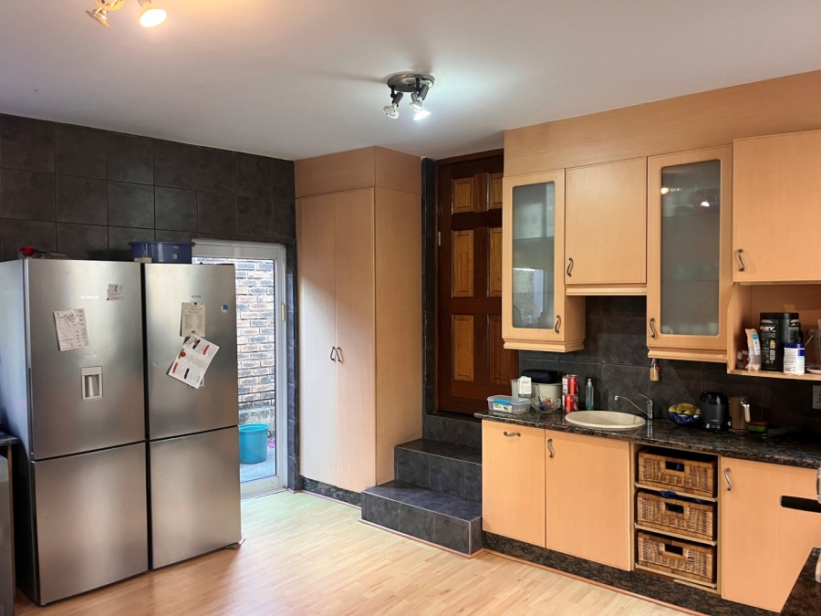 4 Bedroom Property for Sale in Glenhazel Gauteng