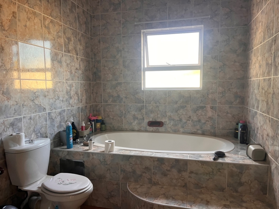 4 Bedroom Property for Sale in Glenhazel Gauteng