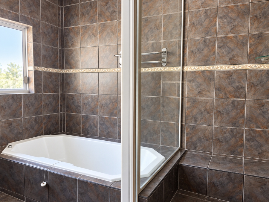 4 Bedroom Property for Sale in Glenhazel Gauteng