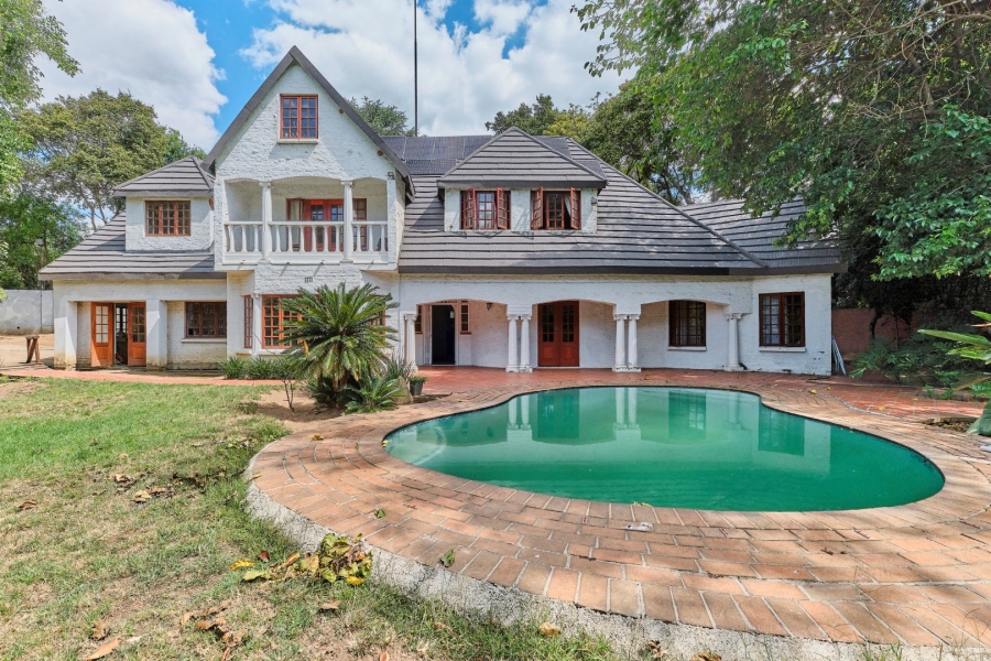 6 Bedroom Property for Sale in Woodmead Gauteng