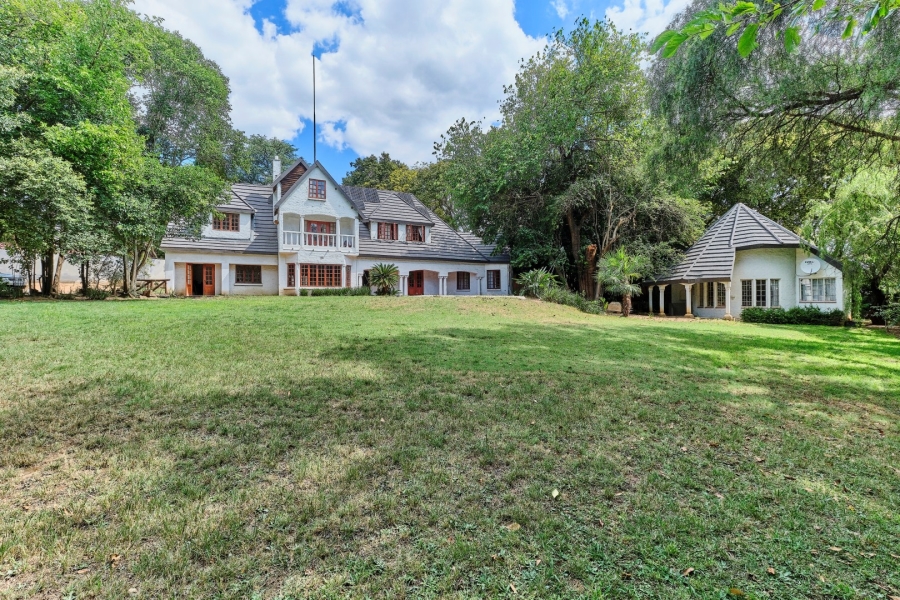 6 Bedroom Property for Sale in Woodmead Gauteng