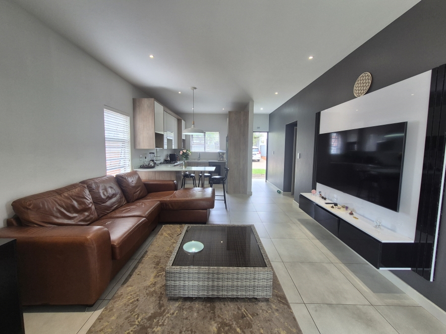 To Let 3 Bedroom Property for Rent in Pinehaven Gauteng