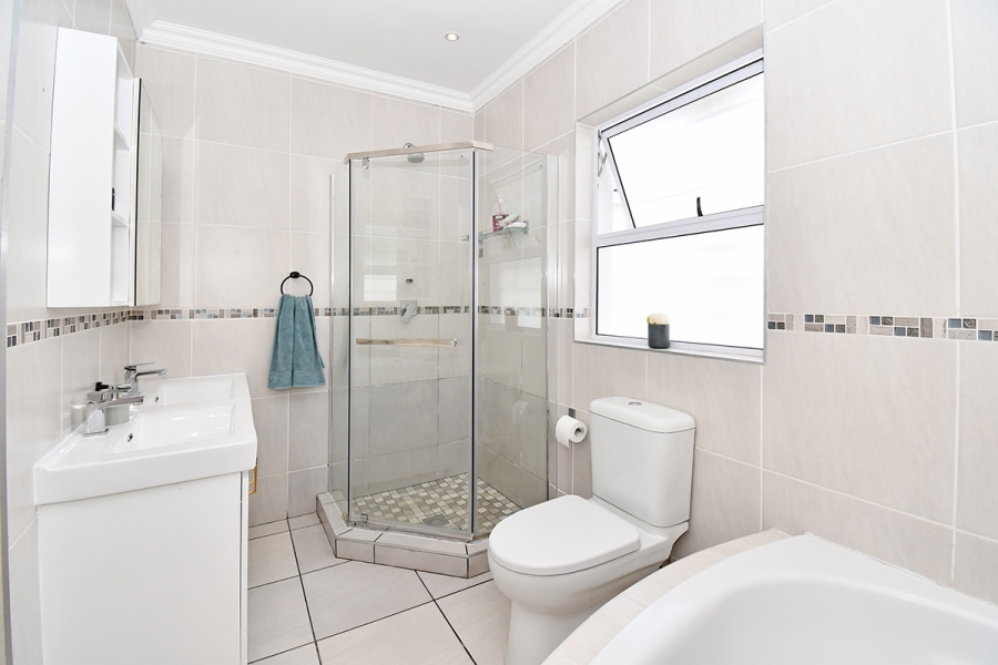 3 Bedroom Property for Sale in Parkmore Gauteng