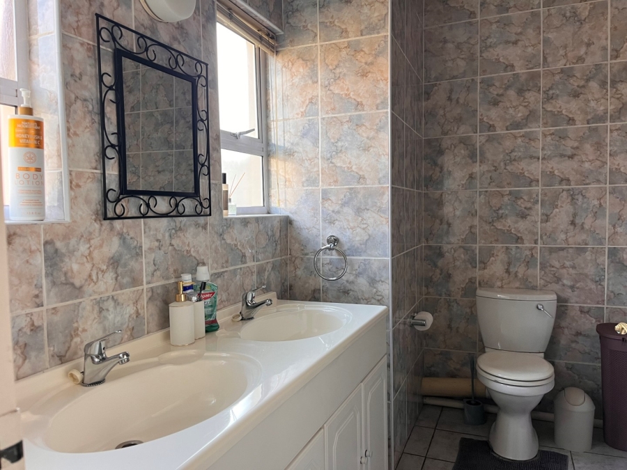 3 Bedroom Property for Sale in Glenhazel Gauteng