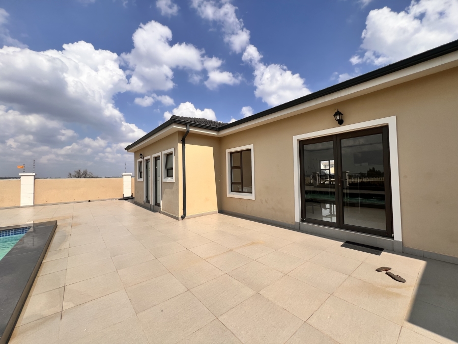 To Let 1 Bedroom Property for Rent in Blue Hills Gauteng