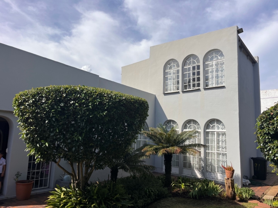 5 Bedroom Property for Sale in Highlands North Gauteng