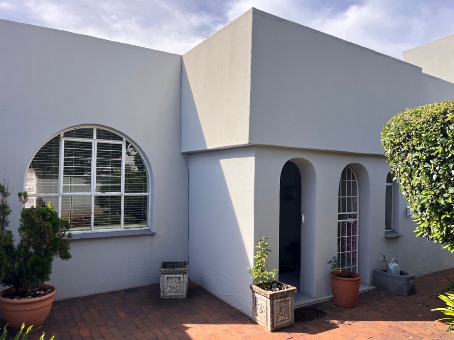 5 Bedroom Property for Sale in Highlands North Gauteng