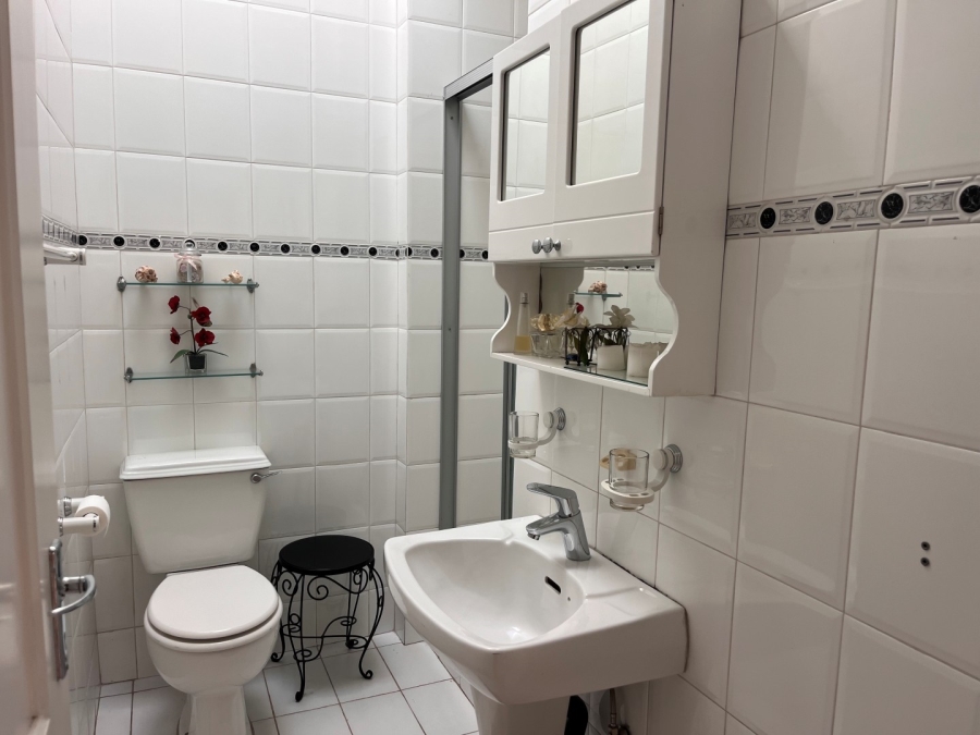 5 Bedroom Property for Sale in Highlands North Gauteng